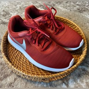 Nike, Tanjun, Dune Red